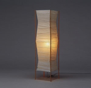 bambusova stojata lampa